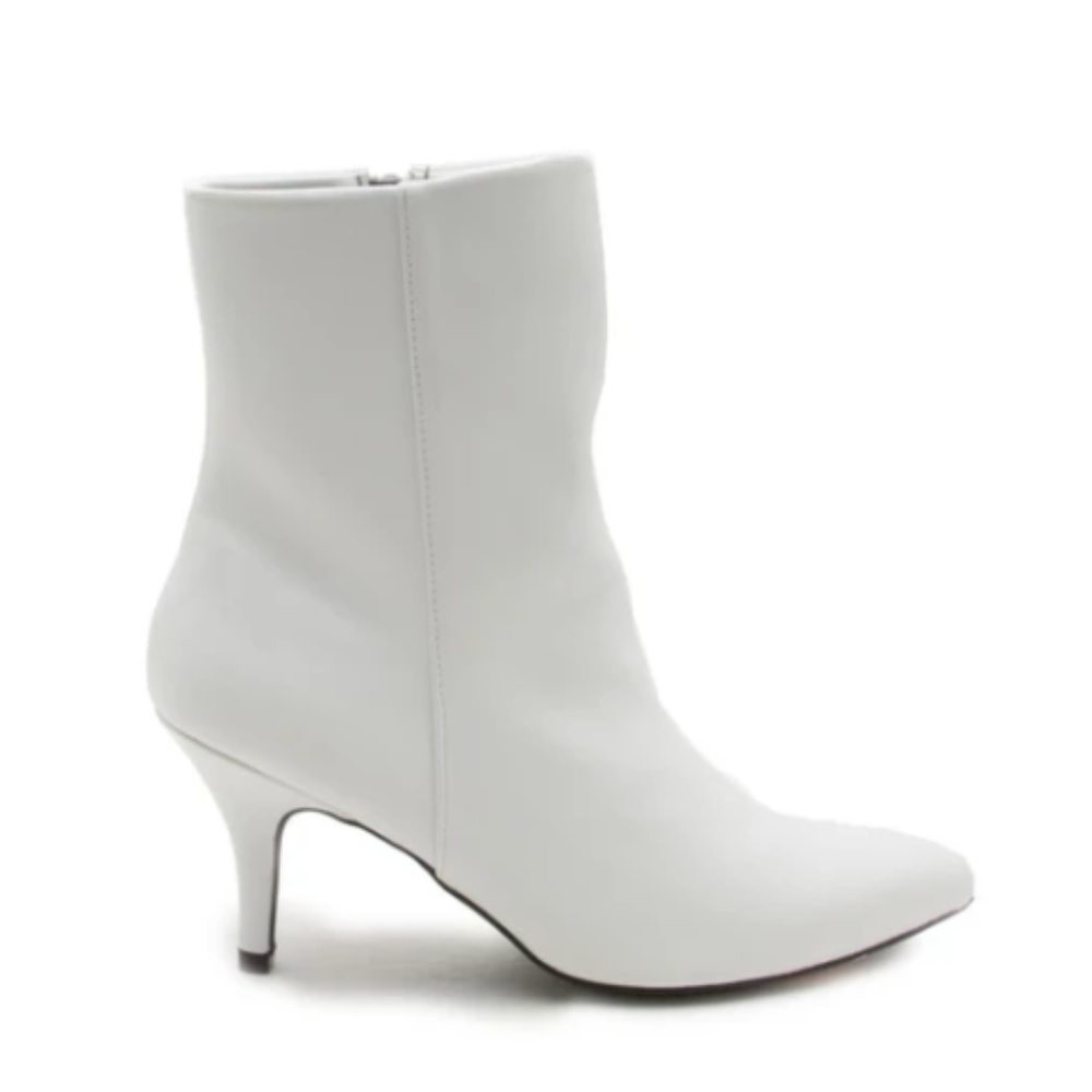 Qupid Kitten Heel Booties, white